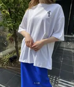 Romansual/口ゴ刺繍Tシャツ ホワイト 白 ロマンシュアル 鶴嶋乃愛