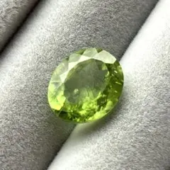ペリドット オーバルカット 約3.3ct
