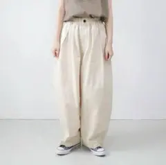 harvesty ハーベスティ サーカスパンツ　アイボリー　　サイズ2