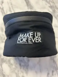 MAKE UP FOR EVER ブラックポーチ