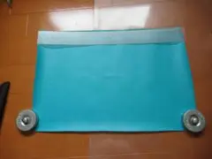 ターコイズ ブルー　合皮生地 おおきめはぎれ