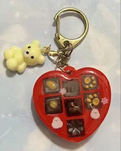 くまさん付きチョコレートBOXレジンキーホルダー