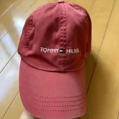 TOMMY HILFIGER 赤 キャップ
