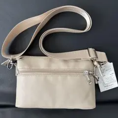 ベージュ 合成皮革 ショルダーバッグ