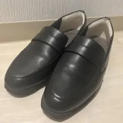 お値引き中　フェリシモ長田靴職人の本革仕立て クラシックローファー〈黒鍵色〉 長田の靴職人と作った 職人本革のタッセルローファー〈ホワイト