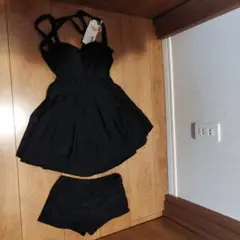 新品　ブラック　大人可愛いワンピース水着