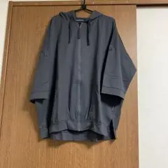グレー フード付き パーカー