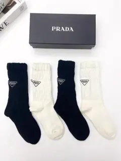 PRADA ロゴ入りソックス 3足セット