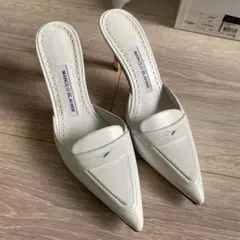 マノロブラニクミュール