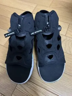 美品Reebok Insta Pump Fury ブラック サンダル