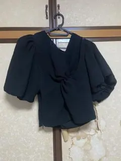 GRL ツイストデザインパフスリーブブラウス