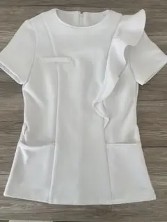 【超美品】エステ制服/ニユフォーム　ホワイト フリル付きチュニック Sサイズ