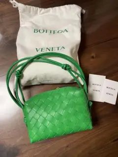 ミニ ループ カメラバッグ パラキート BOTTEGA VENETA9日迄値下げ