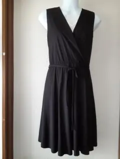 【ユニクロ】カシュクールワンピース　黒　 ノースリーブ　S