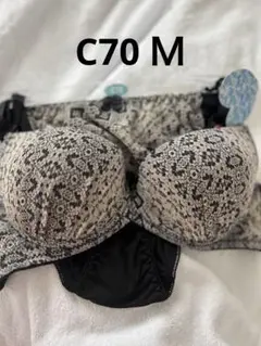 C70 黒色　ブラジャー　ショーツ　Ｍ