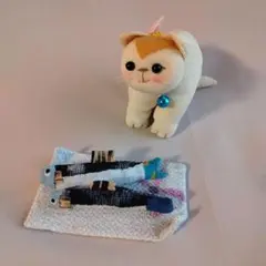 ちりめん細工[猫と秋刀魚] 置物