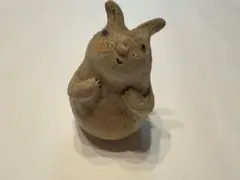 陶器製ウサギ型置物 約10cm