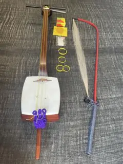 和胡弓 和楽器 弓奏三味線 木製弦楽器 替弦付 日本伝統楽器　本体のみ 楽天市場】【国産木材を使用した和楽器】和胡弓（わこきゅう