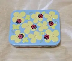 レディバード　スクエア缶　花とテントウムシ