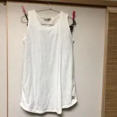 ホワイト ノースリーブ タンクトップと綿素材ストライプスカートセット