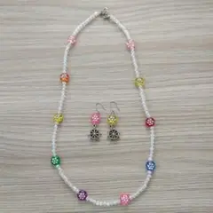 ハンドメイド　クリアビーズのカラフル一連ネックレス