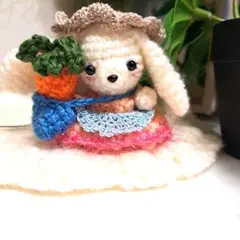 大きな人参のお買い物ウサギさんです。 宜しくお願い致します。