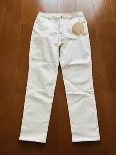 プレミアムサテン ホワイトカジュアルパンツ