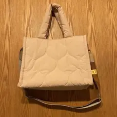最終お値下げ_ベージュ キルティング ショルダーバッグ