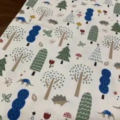 森の中の動物柄　プリント　アイボリー　オックス生地　108cm×43cm