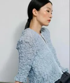 ADAM ET ROPÉ FEMME【洗える】シャーリングギャザーホックトップス