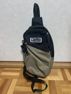 Champion ショルダーバッグ 黒/ベージュ