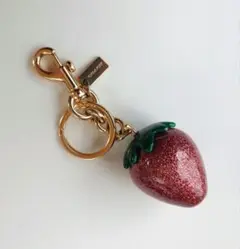 【レア】COACH コーチ 92470 いちご キーホルダー ピンク チャーム 公式】コーチアウトレット | ストロベリー バッグ チャーム