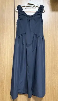 JEANASISイソザイボリュームNSロングワンピース ノースリーブ 黒ブラック