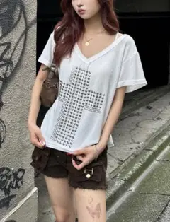 y2k スタッズクロスVネックTシャツ 十字架 スタッズ TRIFLE