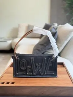 LOEWE ロゴ刺繍 ブラックバッグ