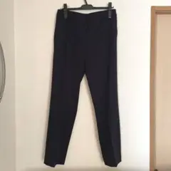 テーパードパンツ