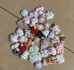 ハローキティ　デコパーツ　まとめ売り❣️