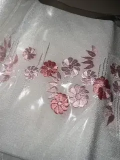 【新品未使用】半衿 / 白花柄 和装 着物 振袖