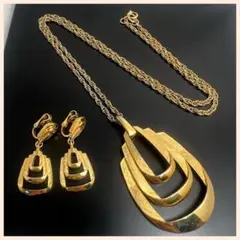 Item thumbnail for item 552b8aea-e7a3-4ca6-bb9d-a011835b4062