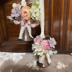金属製ベル・造花付き2点