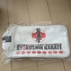 国際空手道連盟 極真空手 エナメルパッド付きホワイト（かばん）
