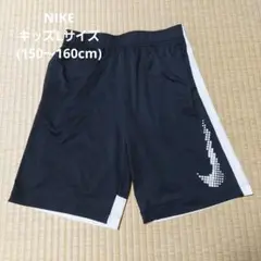 ナイキ ハーフパンツ 黒×白