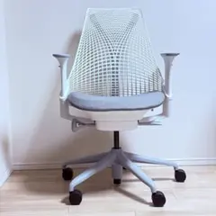 HermanMiller セイルチェア　ホワイト／フォグ　前傾チルト