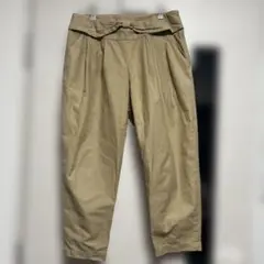 nésessaire ベージュ チノパン テーパードパンツ