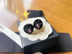 シャネル 黒 ハート ラインストーン ピアス