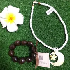 シェルネックレスとククイブレスレット