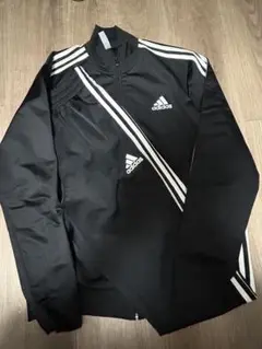 adidas ブラック ジップアップジャージ