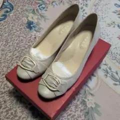 REGAL ベージュ パンプス
