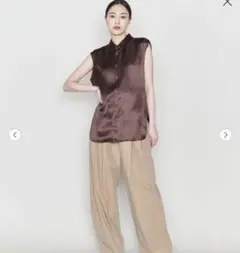 ASTRAETアストラットサテン ノースリーブシャツ 定価¥25300