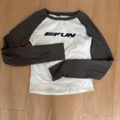 FUN ロゴプリント 長袖Tシャツ ホワイト/ブラウン
